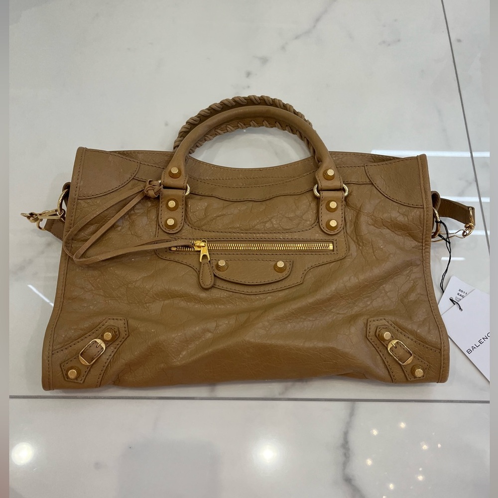 NWT Women’s Balenciaga Agneau City Bag Beige